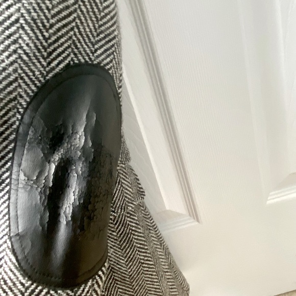 Equestrian style tailored blazer with faux leather elbow patches - Picture 10 of 12